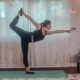yoga workout stretch dancer's pose